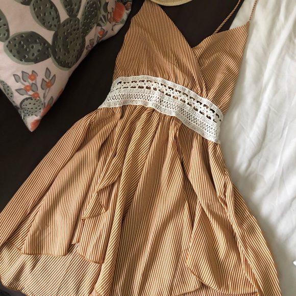 Yellow crochet romper - Picture 2 of 3